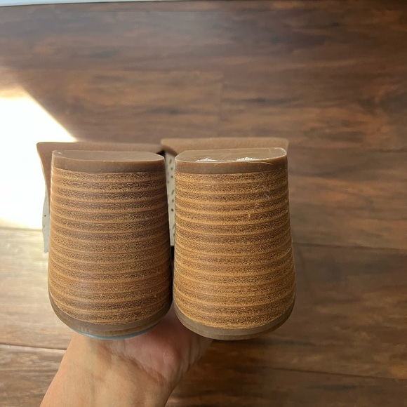 NWOT Susina Stylish Gray Suede Mules-Size 12 - Picture 6 of 9